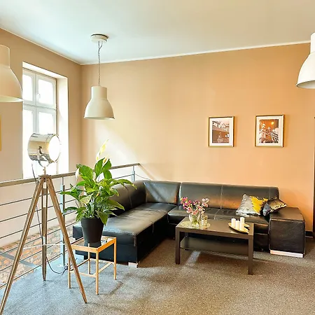 Expolis - Center - 24h Glowny #betterthanyourex Gasthuis 3*