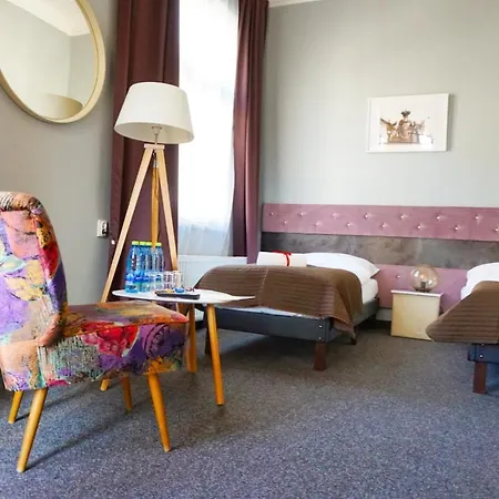 Expolis - Center - 24h Glowny #betterthanyourex 3* Poznań