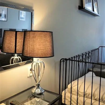 Expolis - Center - 24h Glowny #betterthanyourex Gasthuis 3*