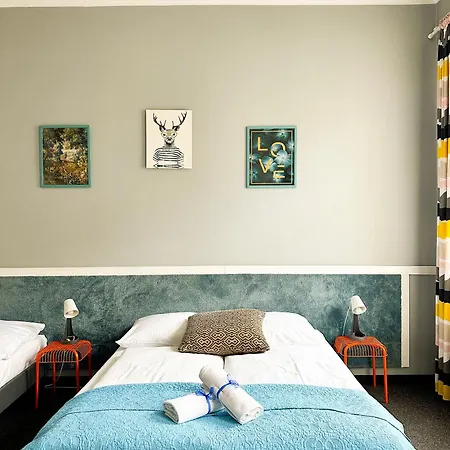 Expolis - Center Główny Mtp Reception 24h Casa de hóspedes 3*