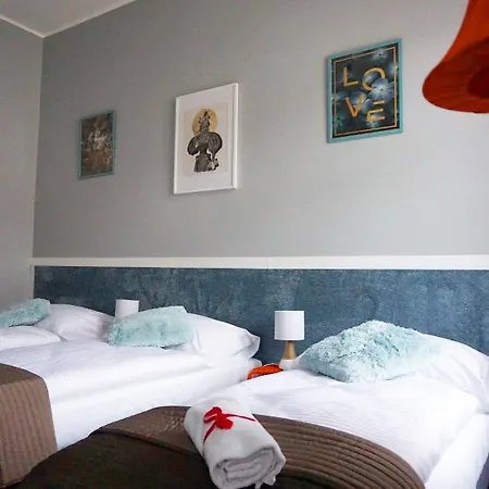 Casa de hóspedes Expolis - Center Główny Mtp Reception 24h 3*