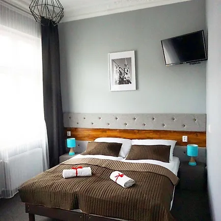 Expolis - Center - 24h Glowny #betterthanyourex Konukevi Poznan