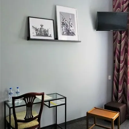 Expolis - Center Główny Mtp Reception 24h Casa de hóspedes 3*