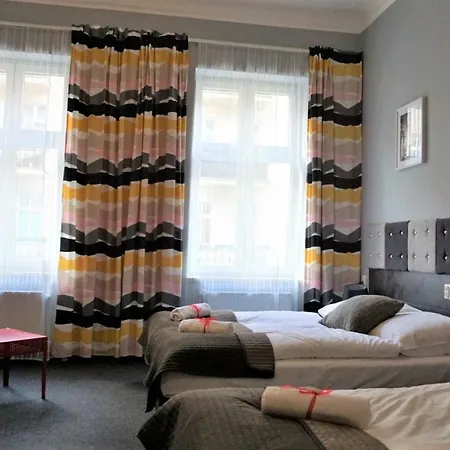 Expolis - Center Główny Mtp Reception 24h Casa de hóspedes 3*