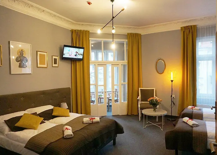 Pensión Expolis - Center Główny Mtp Reception 24h