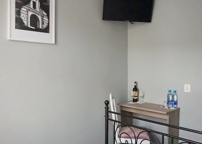 Pensión Expolis - Center Główny Mtp Reception 24h